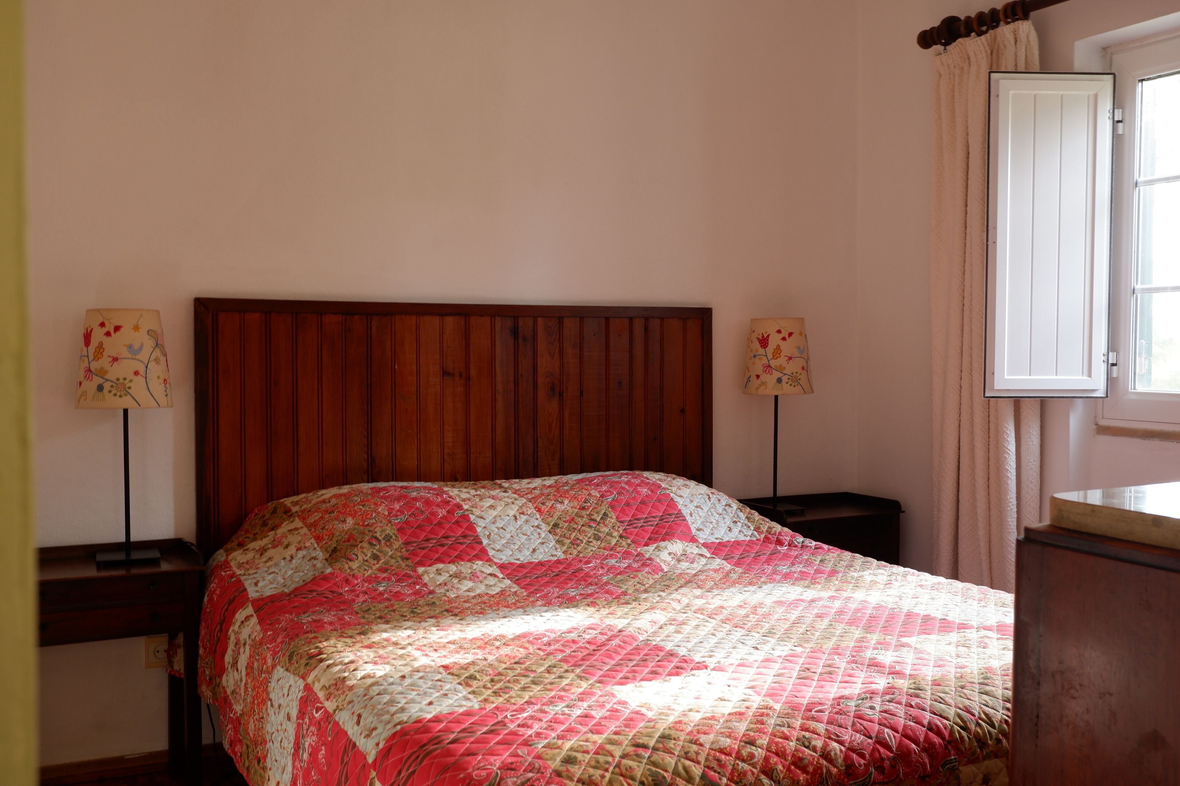 Inviting Country Cottage 