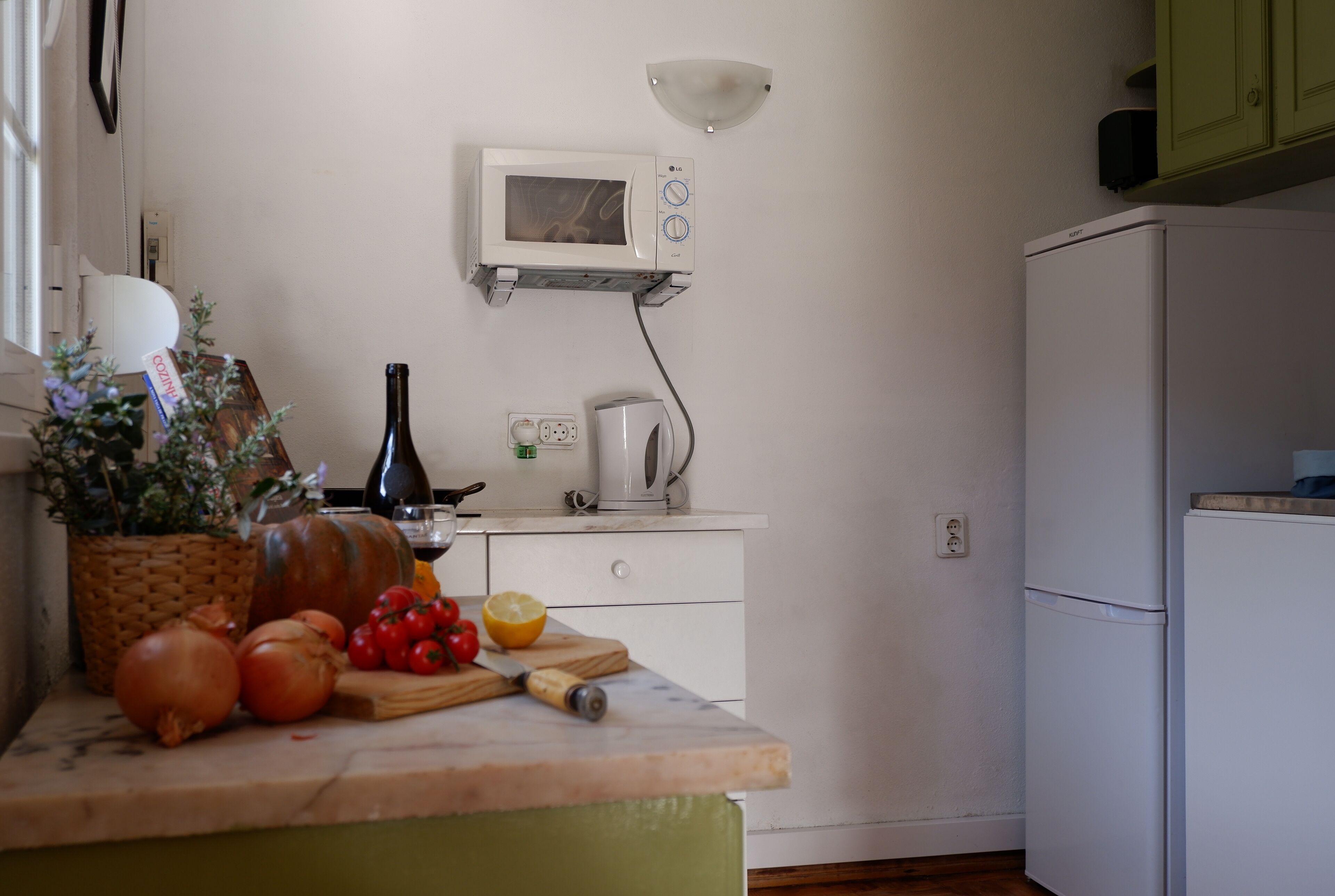 Inviting Country Cottage 