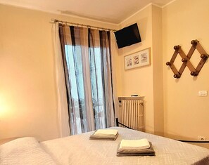 2 Schlafzimmer, Schreibtisch, Bügeleisen/Bügelbrett, kostenloses WLAN