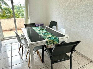 Dining - Beachfront Apartment with Pool & Tennis - Flic En Flac  (Flic en Flac)