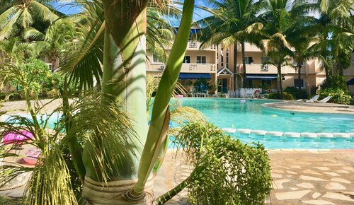 Beachfront Apartment with Pool & Tennis - Flic En Flac 