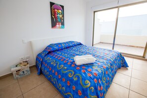 2 bedrooms, in-room safe, desk, iron/ironing board