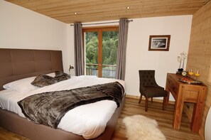 5 chambres, fer et planche à repasser, accès au Wi-Fi (inclus)