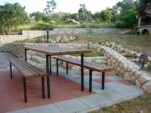 Outdoor dining - Red Jadro **** apartment, 250 from the sea, with 32m2 terrace (Barbat)