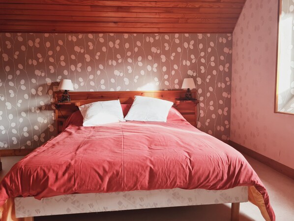 2 habitaciones, tabla de planchar con plancha y wifi gratis 