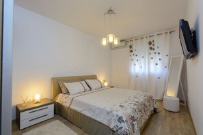 2 bedrooms, iron/ironing board, internet, bed sheets - SUNRISE, luxury apartment with stunning sea view (Trogir)