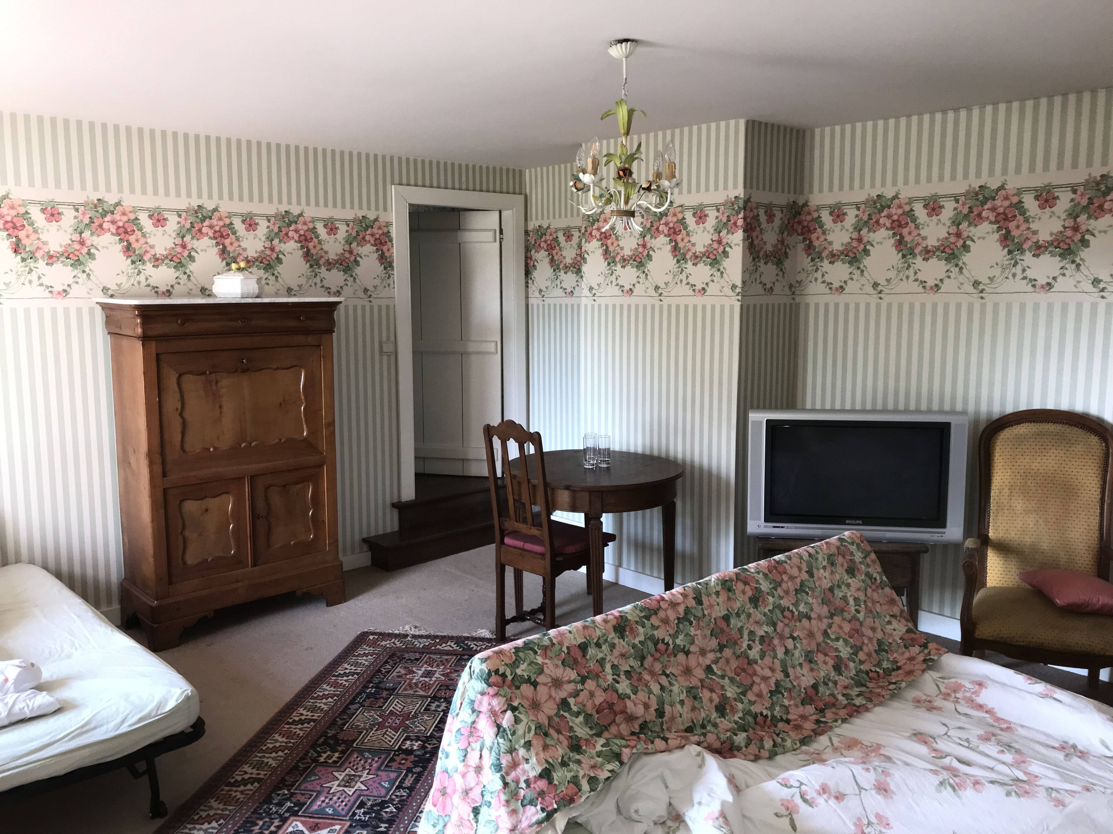 LA MAISON D'ACHILLE in Aubin, short circuit homestay
