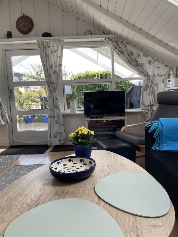 TV, stereo - Cozy cottage in Kerteminde Sommerby near lovely beach and beautiful nature (Kerteminde)