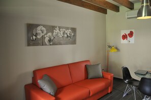 Smart TV, fireplace, table tennis - Rural apartment Casona la Sierra for 4 people (Cudillero)