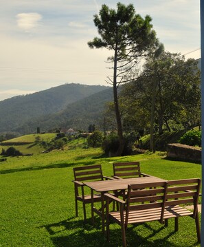 Outdoor dining - Rural apartment Casona la Sierra for 4 people (Cudillero)
