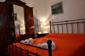 3 chambres, fer et planche à repasser, lit parapluie, Wi-Fi gratuit