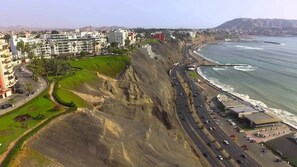 منظر من الجو ع لى ارتفاع عالٍ