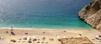 Apartment With Shared Pool And Sea Views