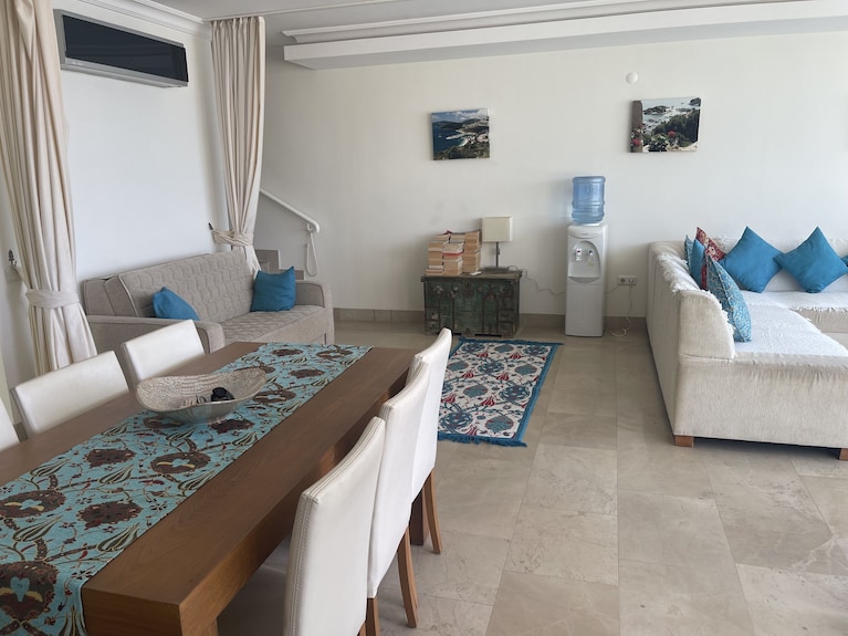 Apartment With Shared Pool And Sea Views - Kalkan