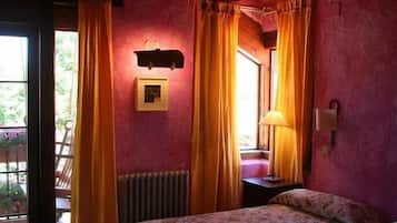 2 makuuhuonetta, vauvan matkasänky, internet