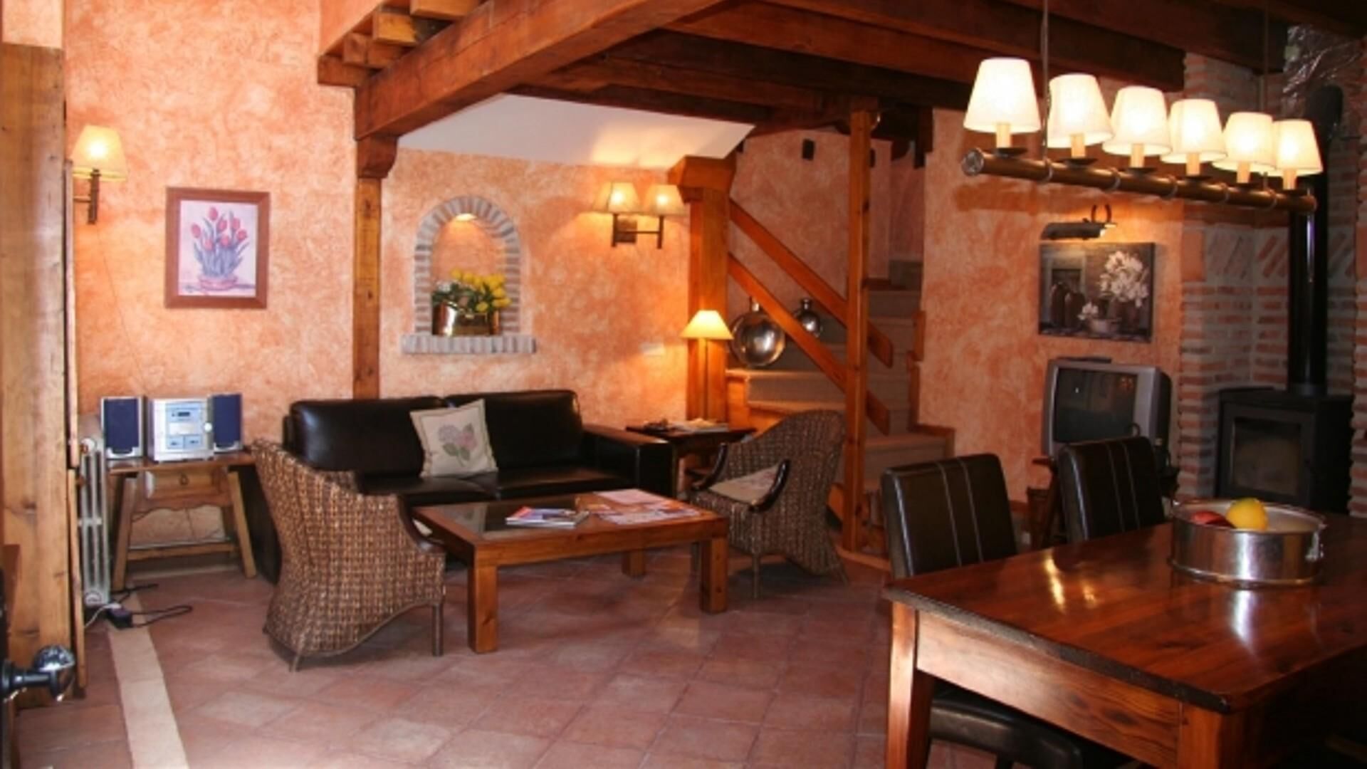 Televisión, chimenea