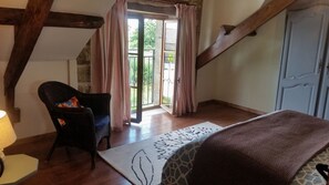 2 bedrooms, iron/ironing board, WiFi, bed sheets - Beautiful, spacious, 2 bed renovated breton cider press, 10km from the coast! (Cast)