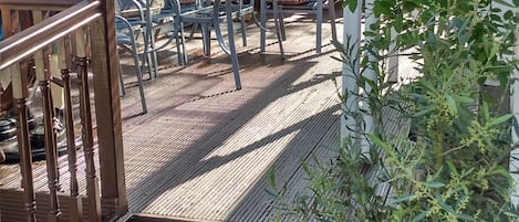 屋外ダイニングエリア