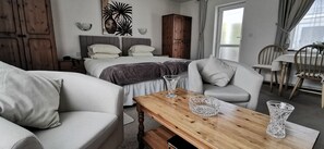 1 Schlafzimmer, Bügeleisen/Bügelbrett, kostenloses WLAN, Bettwäsche