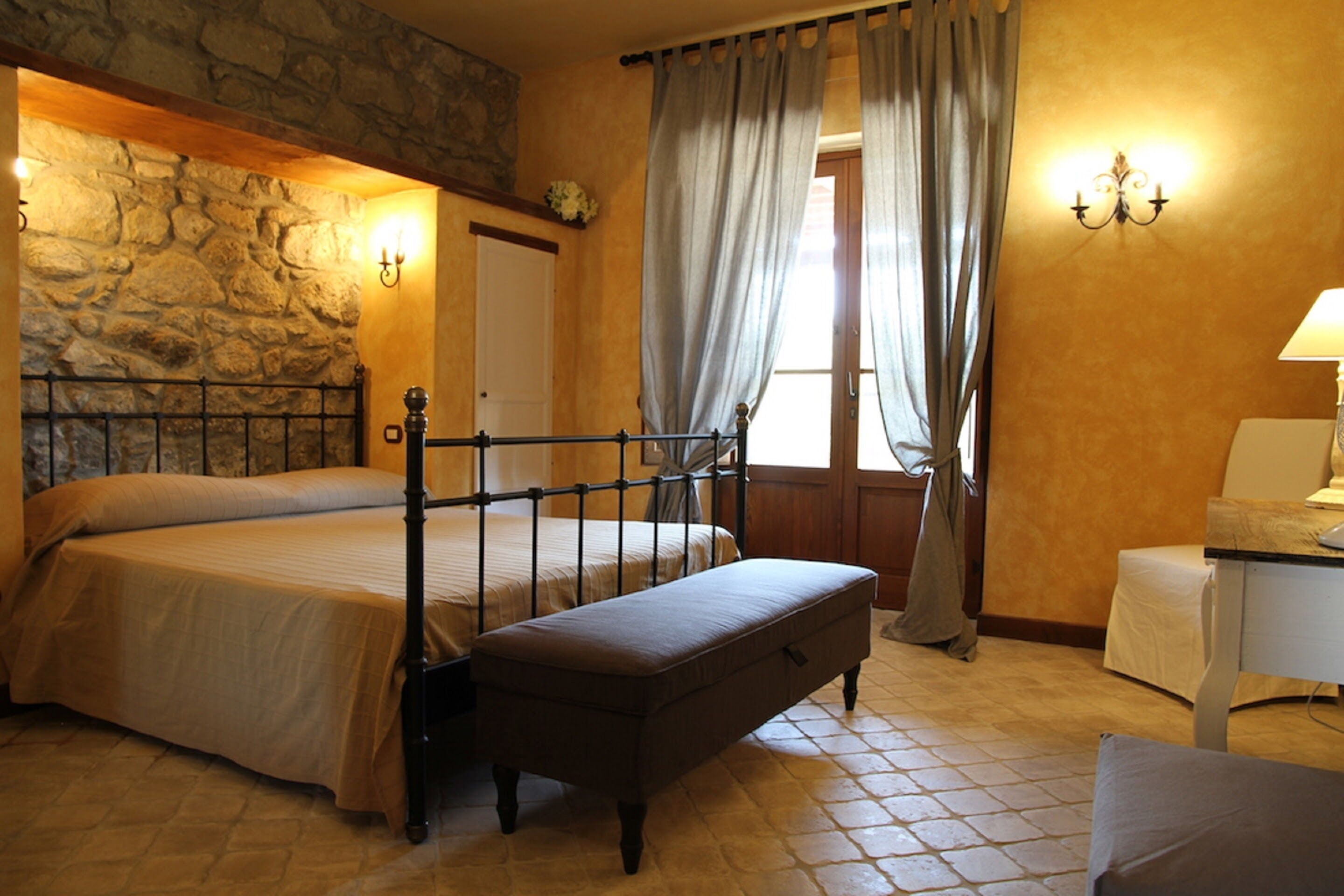 Casa Latina, ten plus rooms, fireplace with large terrace