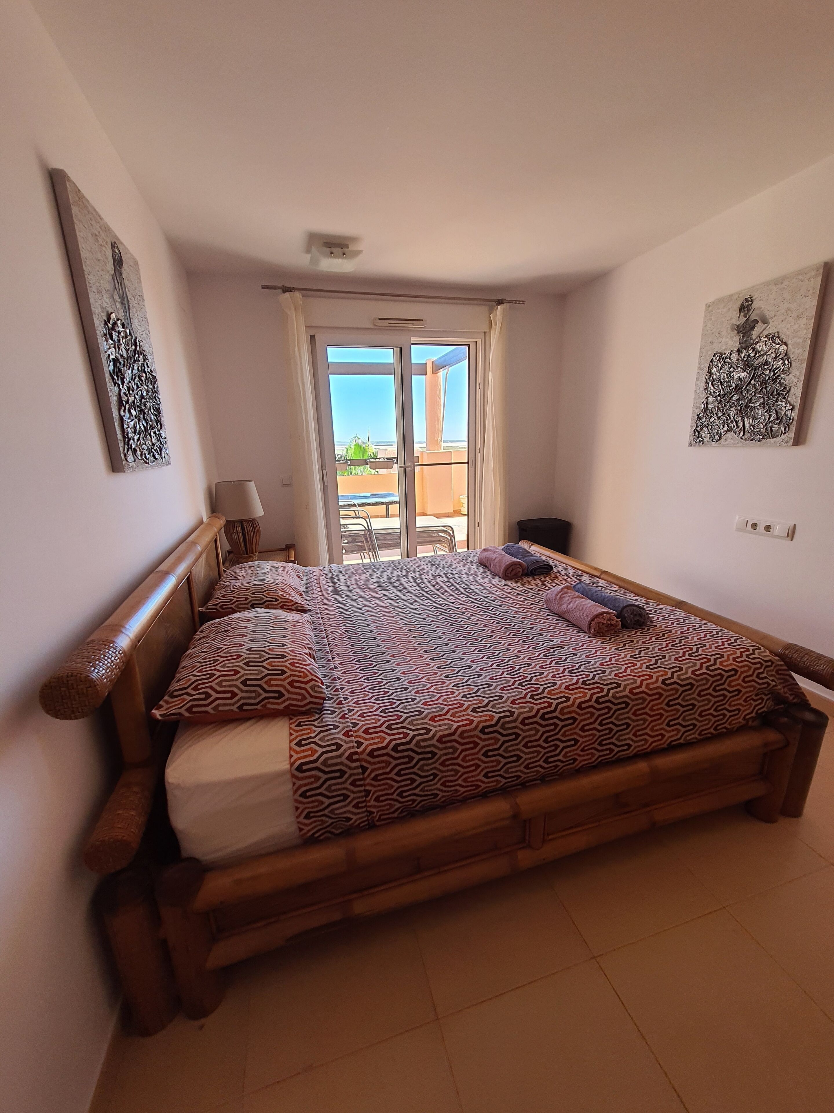 5 chambres, fer et planche à repasser, lit parapluie, Wi-Fi gratuit