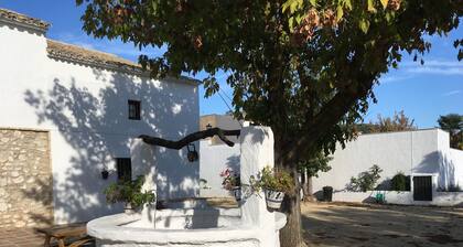 AUTENTICO CORTIJO ANDALUZ IDEAL FAMILIES