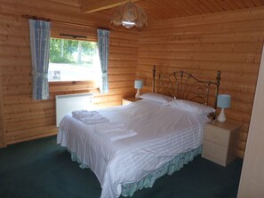 3 bedrooms, iron/ironing board, travel cot, free WiFi - Luxurious 3 Bed Log Cabin Holiday Lodge in Louth, Lincolnshire (3B Sleeps6) (Louth)
