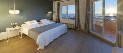 5 chambres, fer et planche à repasser, Wi-Fi, draps fournis