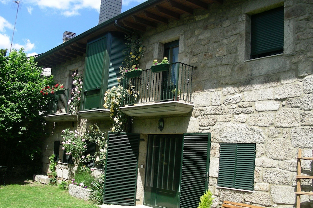Rural house with two floors for 7 people