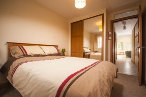 2 habitaciones, tabla de planchar con plancha y wifi gratis 
