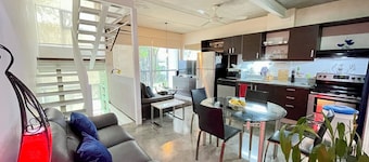 Beautiful  Spacious Loft. Santa Ana Downtown. Very high ceilings. 24/7 security.