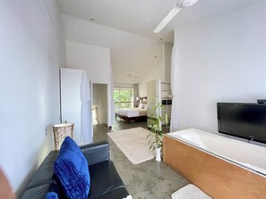 2 Schlafzimmer, Zimmersafe, Schreibtisch, Bügeleisen/Bügelbrett
