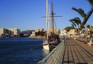 Luokittelematon kuva, 2 kautta 42, painike