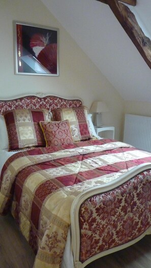 4 chambres, coffres-forts dans les chambres, fer et planche Ă repasser