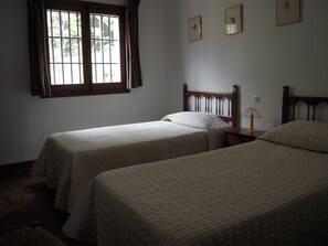 4 slaapkamers, een strijkplank/strijkijzer