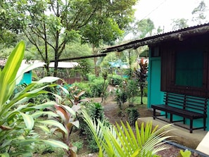 Property grounds - Come and enjoy a nice walk and have fun as a family. (Bijagua)