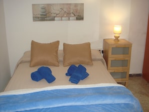1 chambre, fer et planche Ă repasser, draps fournis