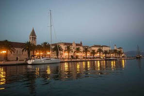 Marina - Apartment PETRA - Villa Tanja, idealan za obitelji sa djecom i male grupe do 5. (Okrug Gornji, Trogir)