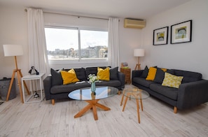 TV - Ref: 311 Beachfront modernised corner apartment in Torreblanca (Fuengirola)
