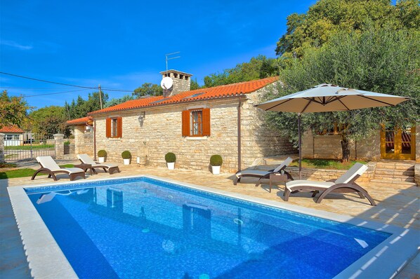 Piscina a l'aire lliure 