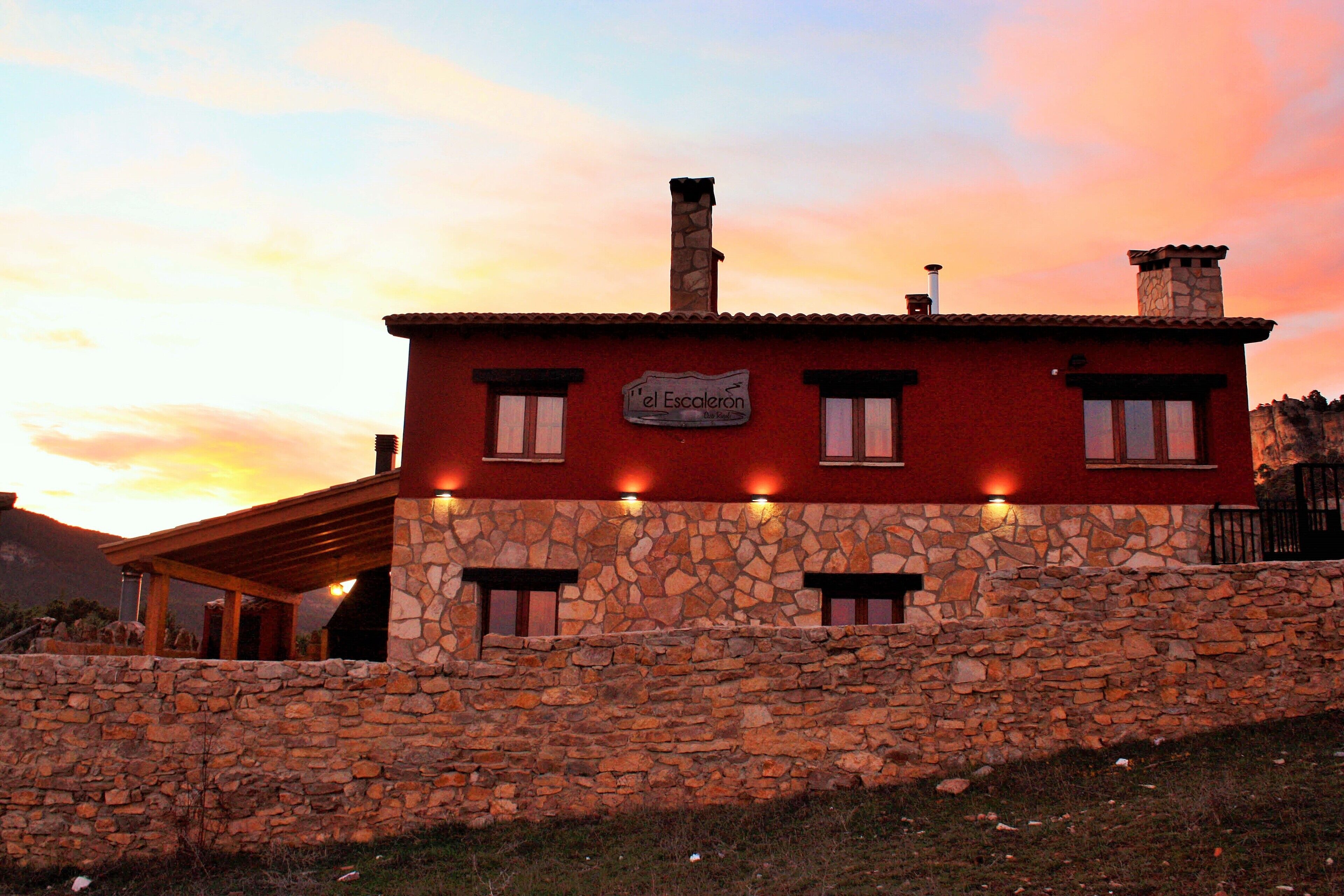 El Escalerón I House | Pena Rubia Accommodation. Patio, fireplace and barbecue