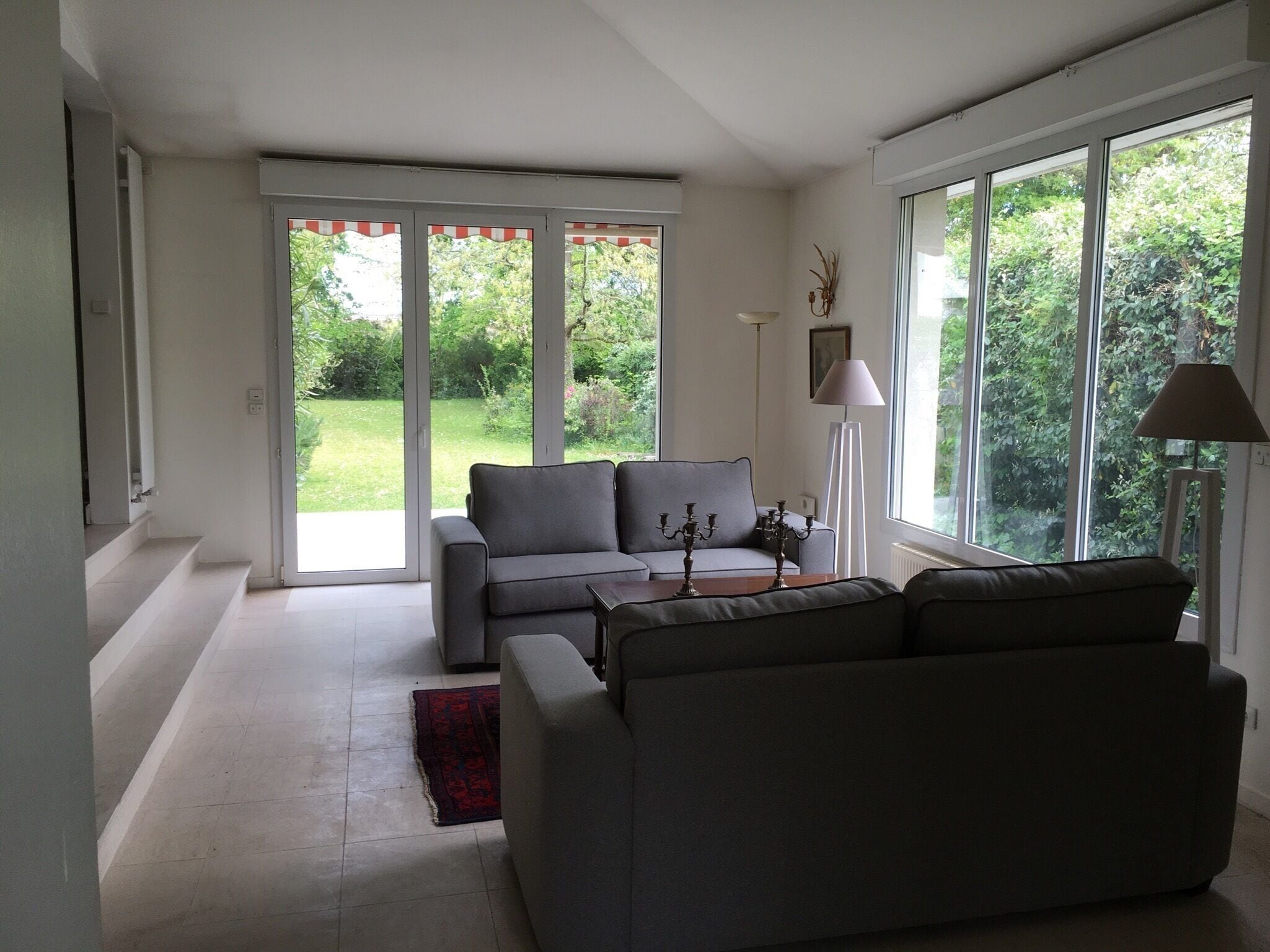 HOUSE 260 M2 5 BEDROOMS POOL GARDEN 1. 600 M2 NEAR BORDEAUX CENTRE