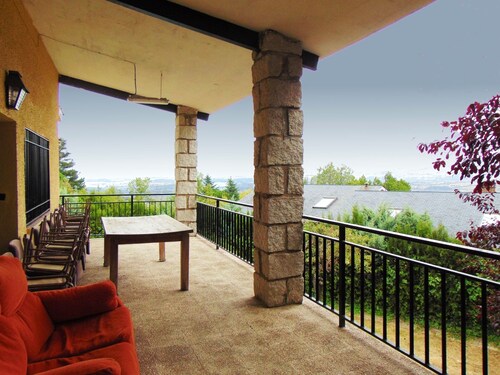 House in Miraflores, for groups with pool, barbecue, bar, billiards, pi