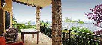 Talo Mirafloresissa, ryhmille, joissa on uima-allas, grilli, baari, biljardi, pi