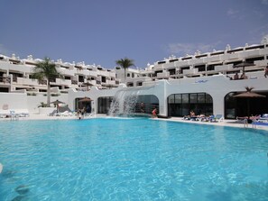 Piscine extérieure, piscine chauffée