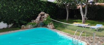 Country house - 5 people:  Charming country house with beautiful views of the garden