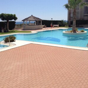 Pool - BEACHFRONT/ FIRST LINE-Fantastic apartment next to the beach. Sea view (El campello)