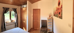 2 chambres, fer et planche à repasser, Wi-Fi gratuit, draps fournis