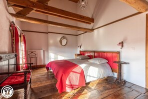 3 dormitorios, tabla de planchar con plancha, wifi gratis y ropa de cama