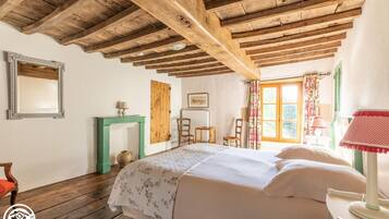 3 chambres, fer et planche à repasser, Wi-Fi gratuit, draps fournis